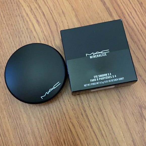 MAC Mineralized Shadow Compact ‘Nano Nude’- RARE - Picture 4 of 4